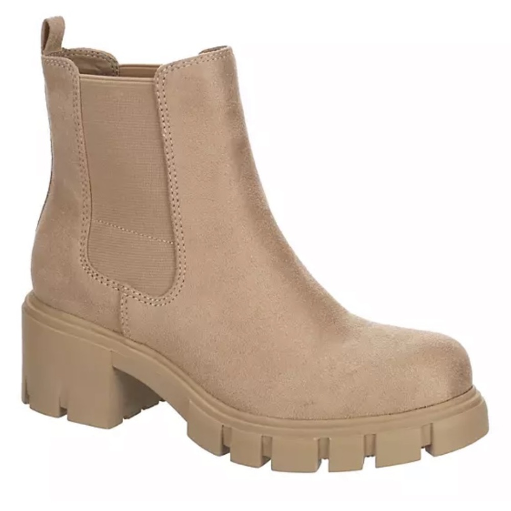 Madden Girl Womens Tessa Chelsea Boots - BRAND NEW